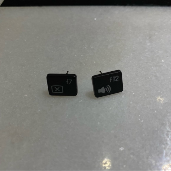 COMPUTER KEY STUDS - Picture 3 of 3